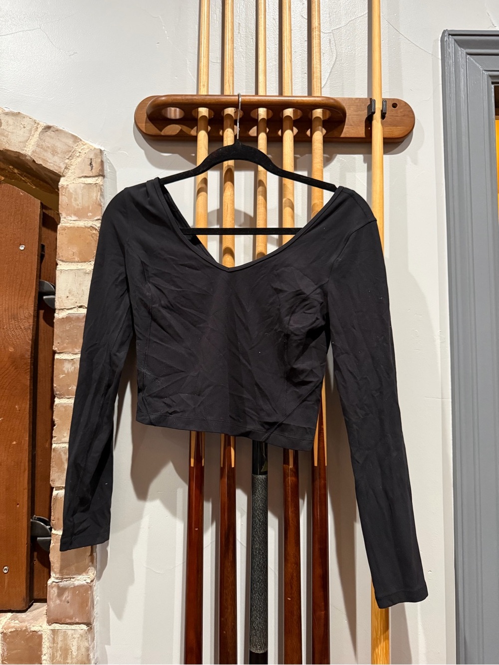 LULU Black Long-Sleeve V-Neck Crop Top